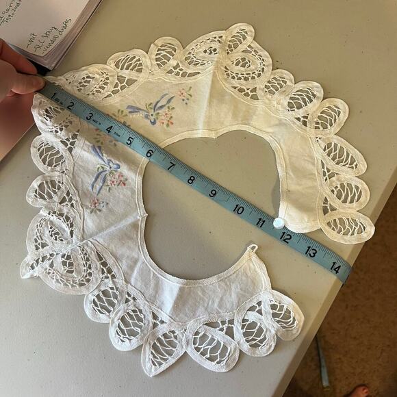 White Cotton Lace Trim Floral Embroidered Cottage Collar - Picture 4 of 10